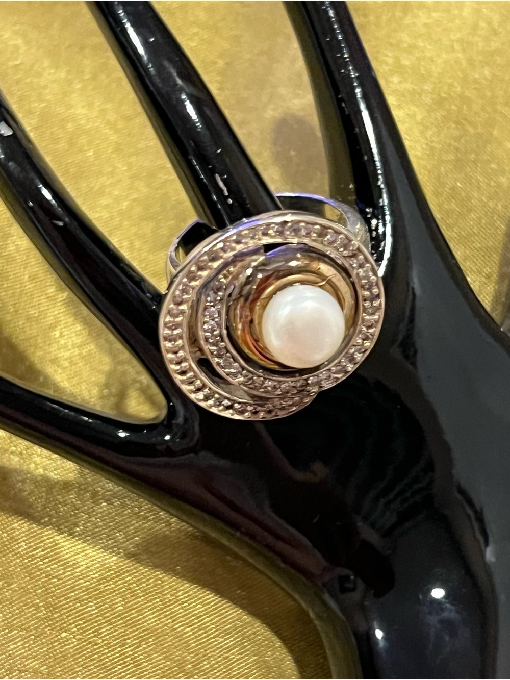 Elegant Pearl Center in silver 925 & 18k Gold-Tone Swirl Ring size 8